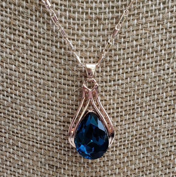 NEW RARE Ocean Blue Rose Gold Necklace & Earring Set Exquisite Unique Elegant - Picture 7 of 8